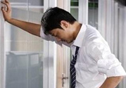 男性尿痛出血怎么回事？男性尿痛是怎么引起的