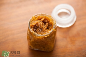 唇部磨砂膏多久用一次？唇部磨砂膏可以天天用嗎？