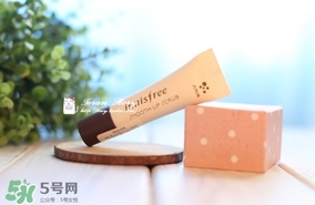 悅詩風(fēng)吟唇部磨砂膏怎么樣？悅詩風(fēng)吟去角質(zhì)磨砂膏怎么用？