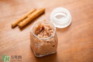 唇部磨砂膏多久用一次？唇部磨砂膏可以天天用嗎？
