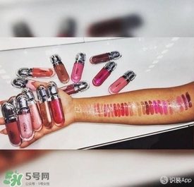 啞光口紅和珠光口紅哪個好？啞光口紅和珠光區(qū)別