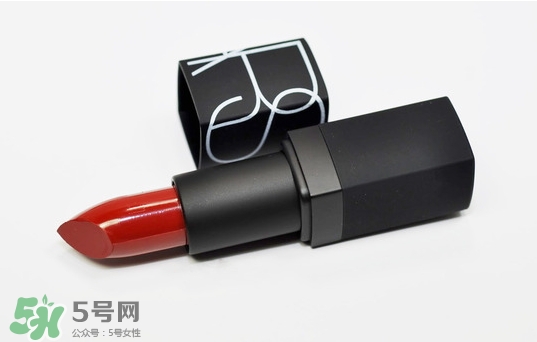 霧面口紅干嗎？霧面口紅太干怎么辦？