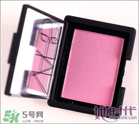 腮紅飛粉是什么意思？腮紅飛粉是質(zhì)量不好嗎？