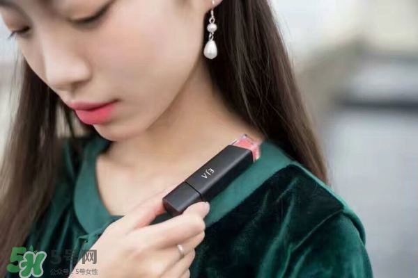 唇釉成膜是什么意思？唇釉怎么成膜？