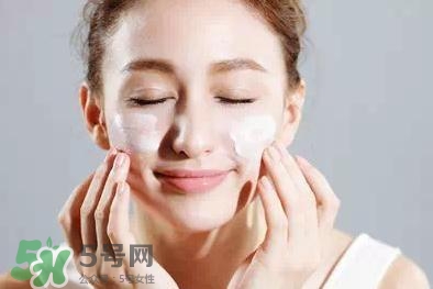 卸妝油悶痘怎么辦？卸妝油悶痘怎么補(bǔ)救？