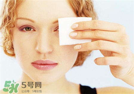 臉上長痘痘可以用bb霜嗎？用bb霜會長痘痘嗎？