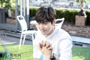 李敏鎬粉漾之戀氣墊霜多少錢？李敏鎬悅詩風(fēng)吟氣墊價格