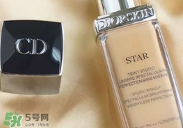 粉底液會(huì)脫妝嗎？粉底液脫妝怎么辦？