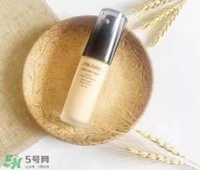 粉底液會(huì)脫妝嗎？粉底液脫妝怎么辦？