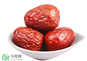 紅棗外面白色的是什么？紅棗上面有一層白的是什么東西？