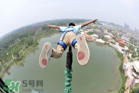 蹦極是什么感覺？第一次蹦極是什么感覺？