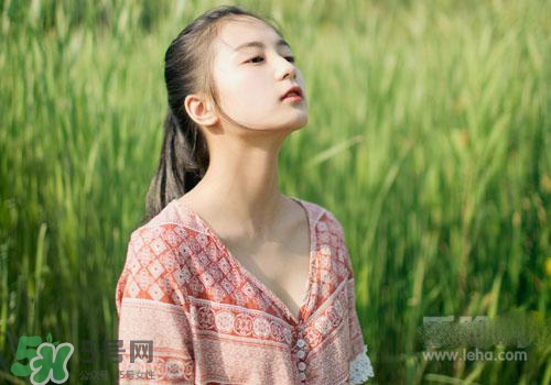 皮膚過(guò)敏可以用鹽水洗嗎？皮膚過(guò)敏用什么水洗臉？
