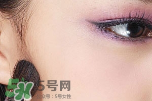 紫色腮紅適合什么口紅？紫色腮紅口紅搭配
