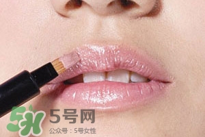 紫色腮紅適合什么口紅？紫色腮紅口紅搭配