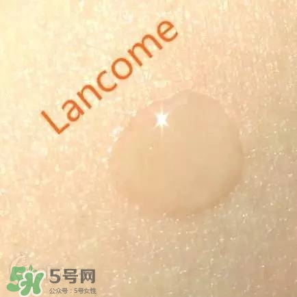 蘭蔻大眼精華和雅詩蘭黛小棕瓶哪個好？蘭蔻大眼精華和小棕瓶對比