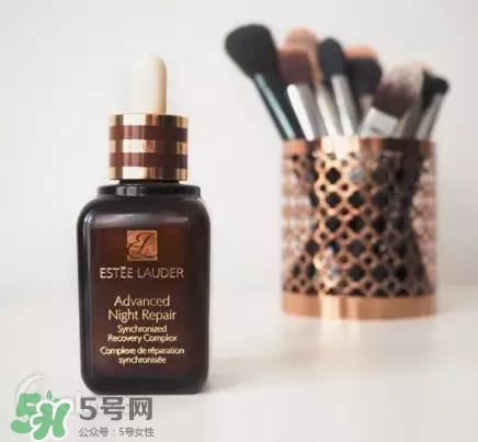 蘭蔻大眼精華和雅詩蘭黛小棕瓶哪個好？蘭蔻大眼精華和小棕瓶對比