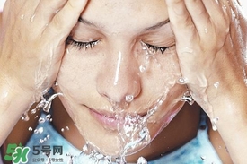 卸妝水和卸妝油的區(qū)別？卸妝水和卸妝油有什么不一樣？