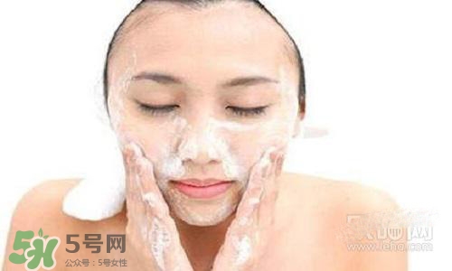 毛孔堵塞用什么洗面奶？毛孔堵塞用洗面奶注意事項