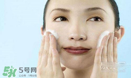 毛孔堵塞用什么洗面奶？毛孔堵塞用洗面奶注意事項