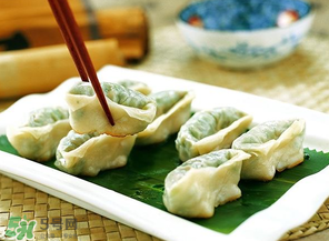 薺菜包餃子必須焯水嗎？薺菜包餃子要焯水嗎？