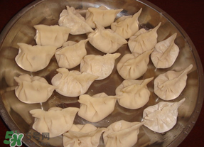 薺菜素餃子怎么做？薺菜素餡餃子怎么做好吃？