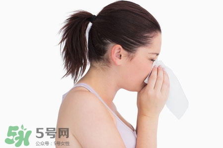 打噴嚏有異味是怎么回事？打噴嚏有臭味怎么辦？