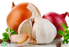 大蒜爛了一點還能吃嗎？大蒜爛根是怎么回事？