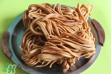 馓子里為什么要放明礬？馓子里有明礬嗎？