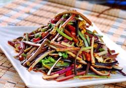 蕨菜苦能吃嗎？蕨菜苦的吃了會(huì)中毒嗎？