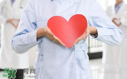 吃野芹菜會(huì)中毒嗎？吃野芹菜中毒了怎么辦？