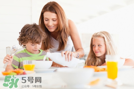 水痘期間不能吃什么？得水痘不能吃什么食物？
