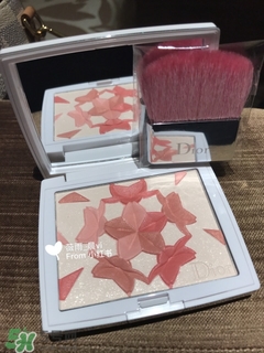 迪奧2017櫻花花瓣腮紅多少錢？2017dior櫻花腮紅專柜價格