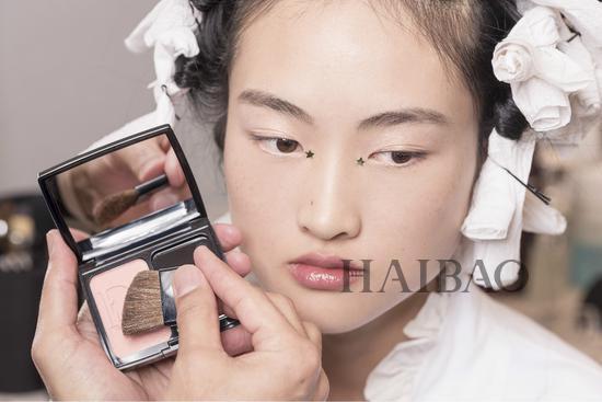 迪奧星星眼妝容怎么化？迪奧星星眼妝容畫法