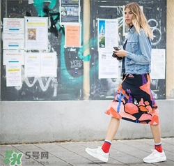 春天牛仔外套怎么搭配？春天牛仔外套怎么搭配好看？