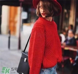 紅色衣服配什么顏色褲子？紅色衣服配什么褲子好看？