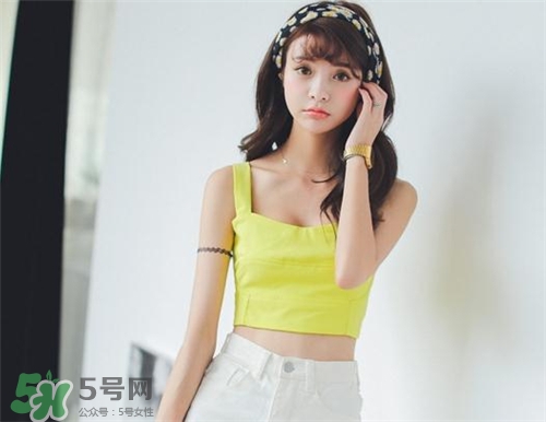 熒光色衣服怎么搭配？熒光色衣服怎么搭配好看？