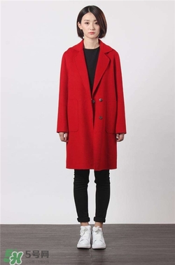 紅色衣服配什么顏色鞋子？紅色衣服配什么鞋子好看？