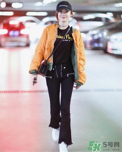 橙色衣服搭配什么顏色褲子？橙色衣服配什么褲子好看？