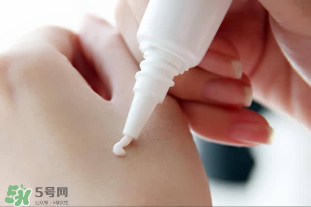 植村秀眼線筆怎么轉(zhuǎn)？植村秀如膠似漆眼線筆轉(zhuǎn)不出來(lái)