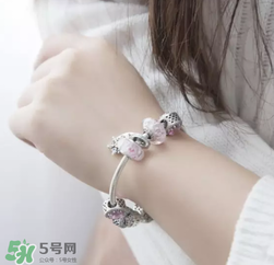 潘多拉2017新品桃花系列在哪里買？pandora桃花系列國內(nèi)有賣嗎？