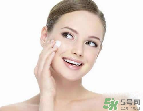 卸妝膏可以當(dāng)洗面奶嗎？用完卸妝膏后還要用洗面奶嗎？