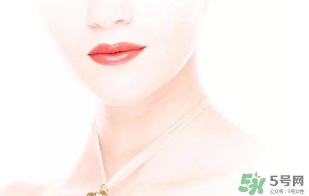 紅底鞋口紅是什么牌子？紅底鞋口紅試色