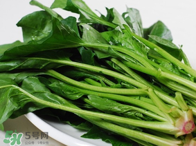 菠菜汁和面菠菜還焯嗎？菠菜汁和面需要焯水嗎？