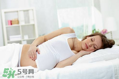 見紅了是不是快生了？見紅后多久會生？