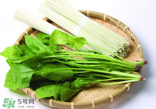 菠菜要焯水嗎？菠菜為什么要焯水？
