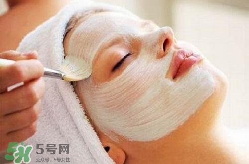 面粉做面膜會(huì)堵塞毛孔嗎？面粉怎么做面膜不會(huì)堵塞毛孔