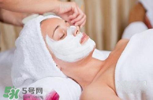 面粉做面膜會(huì)堵塞毛孔嗎？面粉怎么做面膜不會(huì)堵塞毛孔