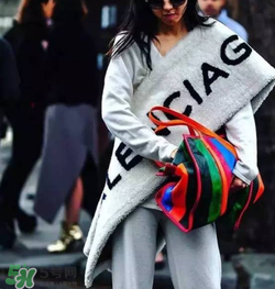 巴黎世家編織袋很貴嗎？balenciaga春運包為什么這么貴？