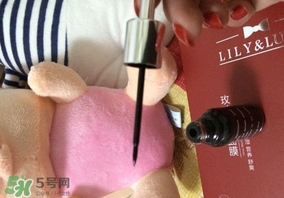 美人魚眼線液怎么用？美人魚眼線液怎么畫？