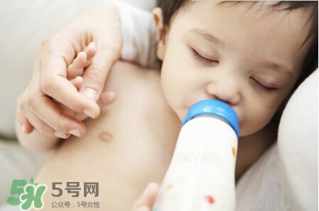 剩奶幾個小時(shí)不能喝了 剩奶還能喝嗎